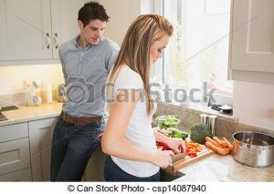 hombre y mujer en cocina