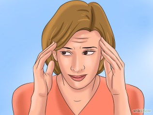 mujer quejándose con ella misma